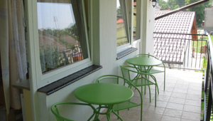 balkon do pokoi z �azienkami